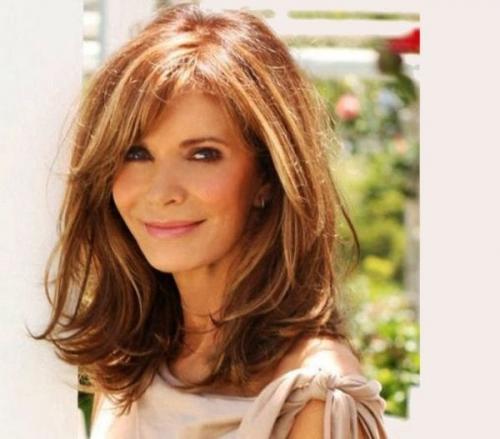 Многослойная стрижка с челкой. Многослойные стрижки и их плюсы