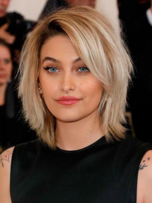 Многослойная стрижка с челкой. Многослойные стрижки и их плюсы