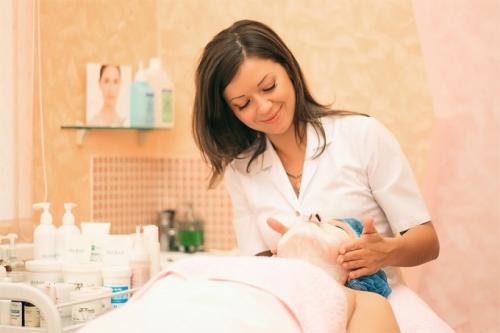 Визажист косметолог куда поступать. Куда пойти учиться на косметолога