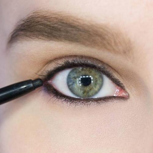 Как подводить глаза карандашом нижнее веко. 6 советов по макияжу нижнего века