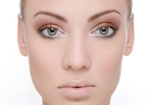 Как правильно пользоваться белым карандашом для глаз. 7 стильных вариантов использования белого карандаша в макияже