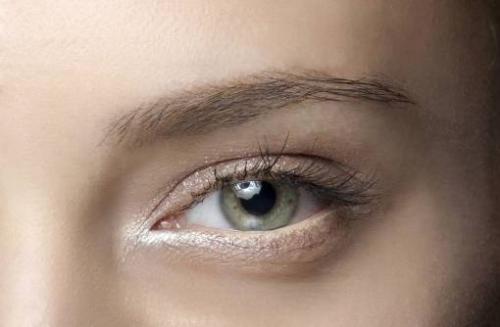 Белый карандаш для глаз, как называется. Белый карандаш для глаз: зачем нужен и как его использовать?