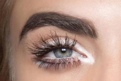 Белый карандаш для глаз, как называется. Белый карандаш для глаз: зачем нужен и как его использовать?