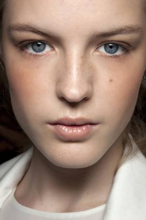 Макияж глаз при опущенных уголках. Макияж для опущенных век