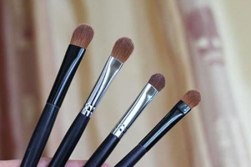 Пигменты для макияжа глаз. Как наносить рассыпчатые тени?