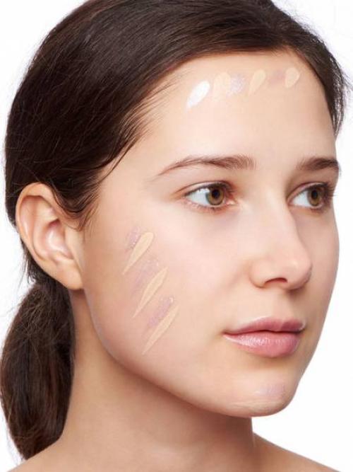 Техника макияжа стробинг нанесение хайлайтера. Макияж-стробинг: техника выполнения