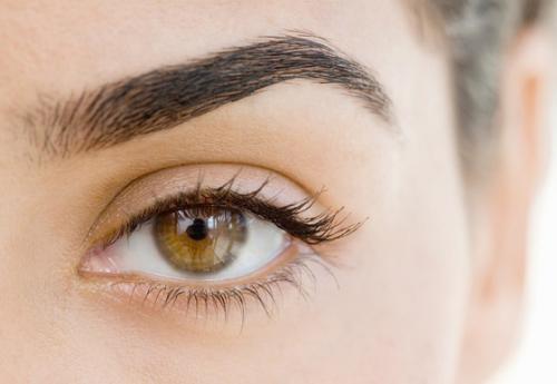 Окрашивание ресниц хной польза. Как красить ресницы хной в домашних условиях: пошаговая инструкция