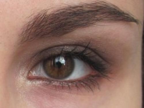 Запеченные тени эйвон. ЗАПЕЧЕННЫЕ ДВОЙНЫЕ ТЕНИ MEGA IMPACT ОТ AVON