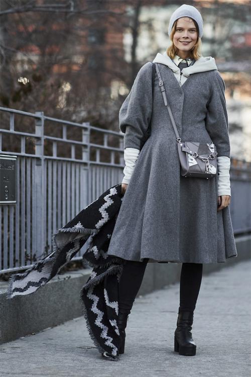 Пальто зимой с чем носить. Как носить шерстяное пальто зимой: 4 способа утеплиться с помощью многослойных образов