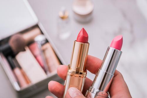 Как правильно наносить жидкую матовую помаду. Как правильно наносить матовую жидкую губную помаду