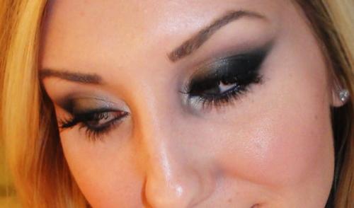 Макияж для нависшего века в коричневых тонах. Пошаговые инструкции макияжа