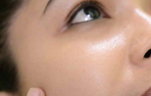 Как правильно наносить макияж. Как правильно наносить макияж с пошаговыми фото и видео