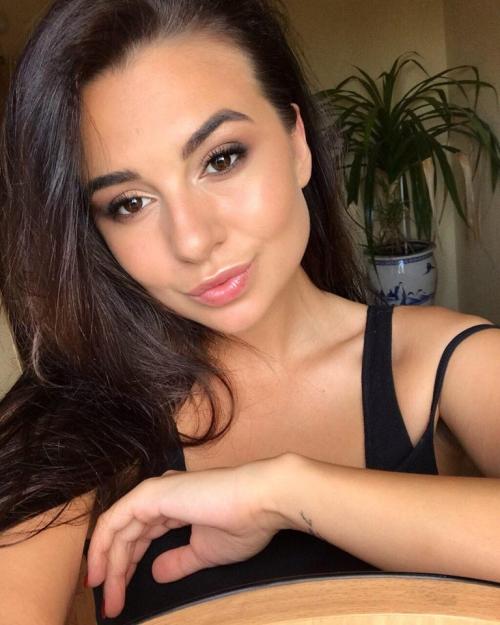 Грим на Хэллоуин 2019. Макияж на Хэллоуин: как создать страшно красивый образ (комментарии визажистов)