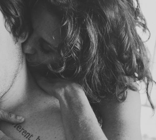 Как выглядит привлекательная девушка в глазах мужчины. Это нужно знать каждому мужчине! 11 качеств, которые сделают тебя более привлекательным в глазах женщин.