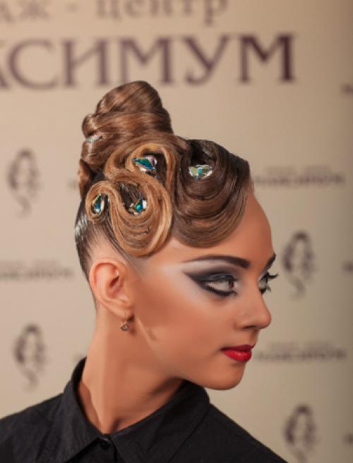 Прически для бальных танцев. Критерии женской прически для бальных танцев