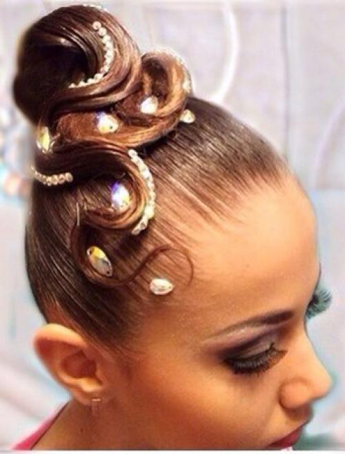 Прически для бальных танцев. Критерии женской прически для бальных танцев