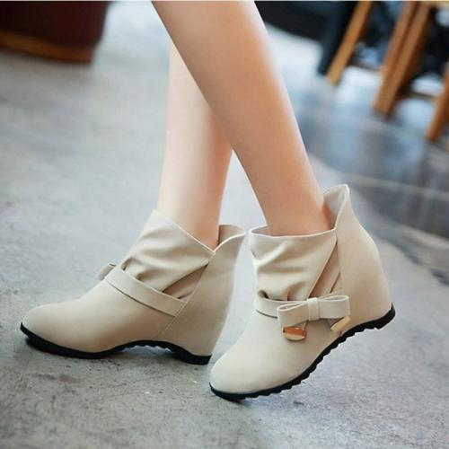 Высокие сапоги 2019 года. Актуальные модели