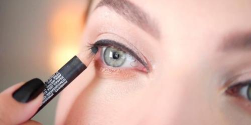 Виды стрелок на глазах подводкой. Как научиться делать стрелки на глазах