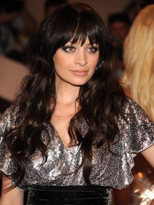 Брюнетка с челкой БЕЗ лица. Макияж для брюнеток: фото