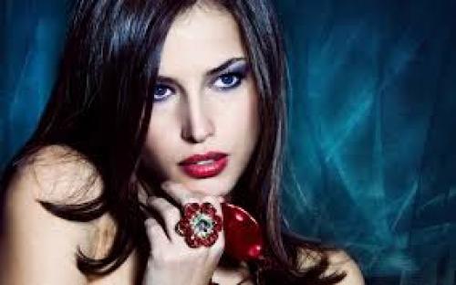 Брюнетка с челкой БЕЗ лица. Макияж для брюнеток: фото