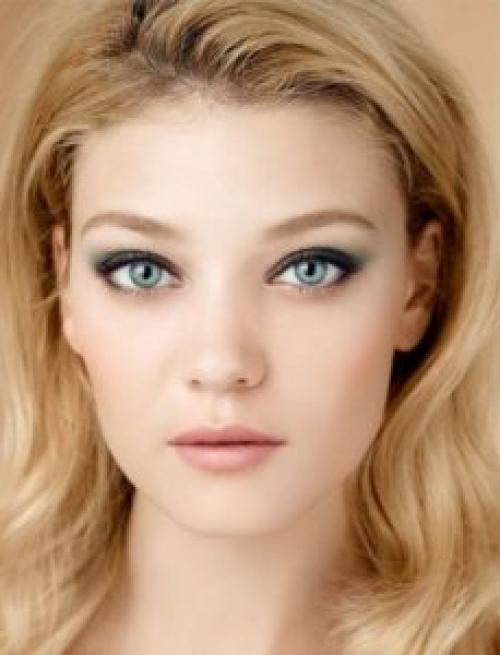 Макияж для узких с нависшим веком глаз. Тонкости макияжа для нависшего века с пошаговыми уроками