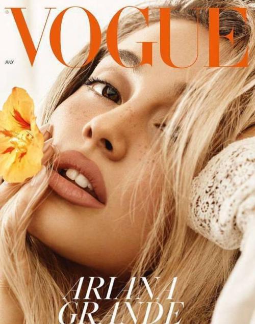 Ариана Гранде без макияжа 2019. Блондинка с веснушками и без макияжа: неузнаваемая Ариана Гранде украсила обложку Vogue