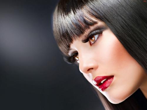 Брюнетка с челкой БЕЗ лица. Макияж для брюнеток: фото