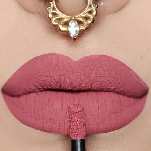 Помада для блондинок 2019. Модные оттенки матовых помад 2019 фото