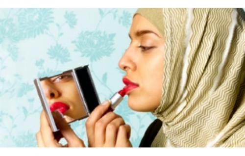 Глаза мусульманки. Можно ли мусульманкам пользоваться косметикой?