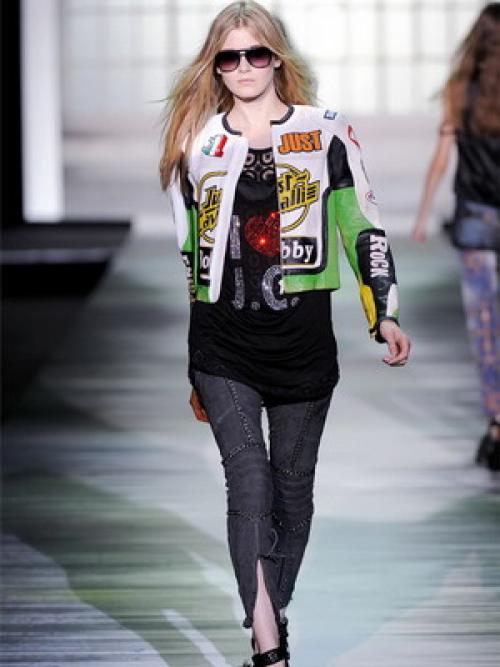 Стиль гранж в макияже и прическе. Верхняя одежда в стиле «гранж»: неформальные городские образы