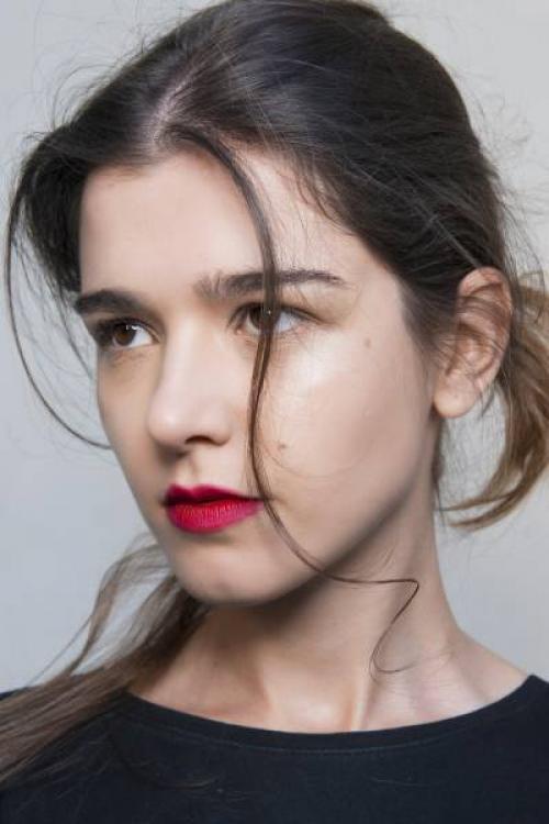 Как правильно наносить матовую помаду мейбелин. Как правильно красить губы матовой помадой?