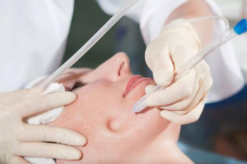 Косметолог-визажист где учиться. Особенности профессии