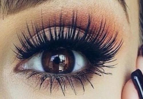Смоки айс с нарощенными ресницами. Правила нанесения макияжа с нарощенными ресницами