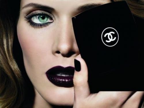 Как сделать макияж с черным карандашом. Как сделать черный макияж самостоятельно