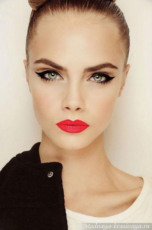 Макияж на выпускной 2019 для карих глаз. Изумрудная палитра интригует многогранной природой