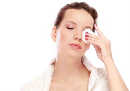 Как правильно умываться с нарощенными ресницами мицеллярной водой. Можно ли умываться с нарощенными ресницами и как правильно