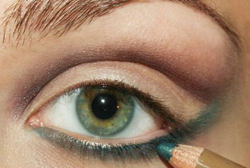 Макияж с золотыми тенями для зеленых глаз. Нюдовый макияж с золотыми тенями для зеленых глаз
