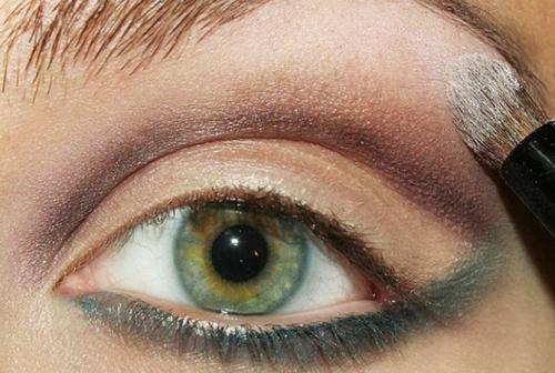 Макияж с золотыми тенями для зеленых глаз. Нюдовый макияж с золотыми тенями для зеленых глаз