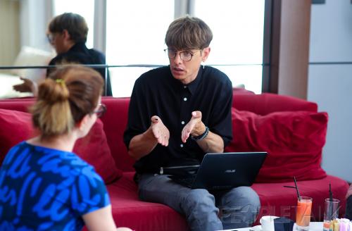 Влад лисовец советы стилиста на 2020 год. Влад Лисовец: как уложить волосы, чтобы быть в тренде?