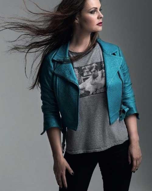 Красива снаружи и изнутри: Екатерина Андреева удивляет оригинальным гардеробом вне эфиров