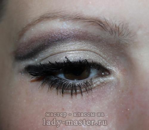 Макияж Снегурочки для карих глаз. Макияж для Снегурочки