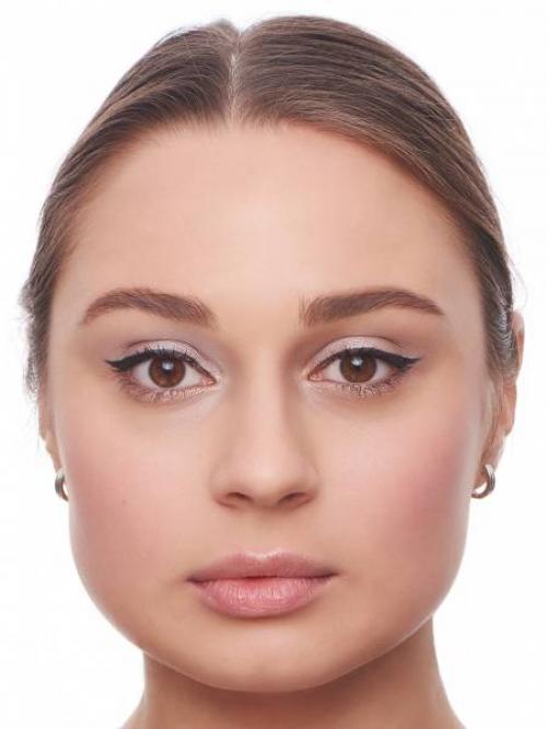 Макияж для Снегурочки в домашних условиях. Макияж для Снегурочки на Новый год: пошаговая фотоинструкция