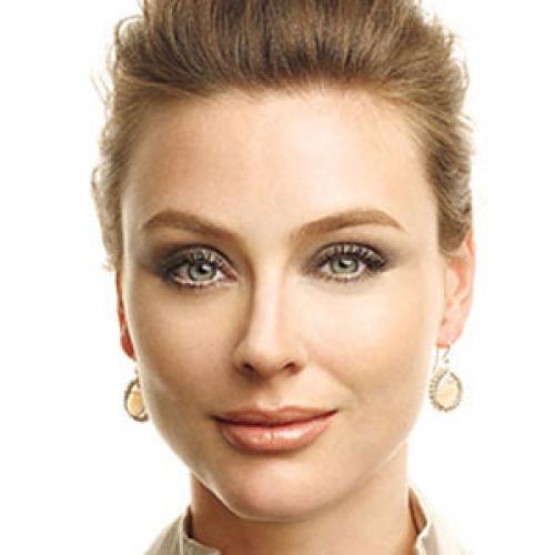 Макияж для серо-зеленых глаз: горечь шоколада или нежность персика?