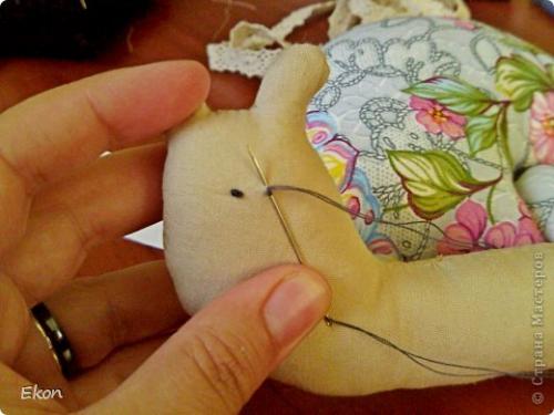 Как сделать кукле Тильде глаза. МК: Вышиваем глазки Тильде