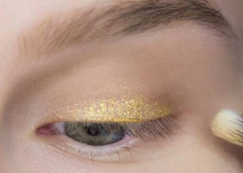 Как наносить Жидкие блестящие тени. 3 варианта макияжа глаз с жидкими тенями