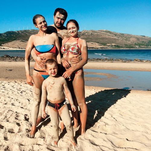 Анна Ковальчук без макияжа. Анна Ковальчук сменила цвет волос и призналась, что в ее жизни появился долгожданный третий малыш