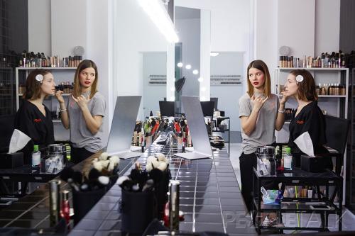 Крыгина хайлайтер. Личный опыт: зачем наносить хайлайтер на уши и румяна на губы?