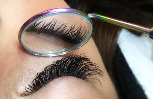 Как ухаживать за нарощенными ресницами в первые дни. Ежедневный уход