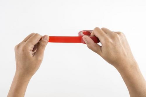 Макияж для глаз со скотчем. Как использовать скотч при создании макияжа?