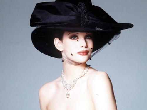 Элегантность в простоте кто это сказал. 10 самых метких цитат, объясняющих суть истинной элегантности